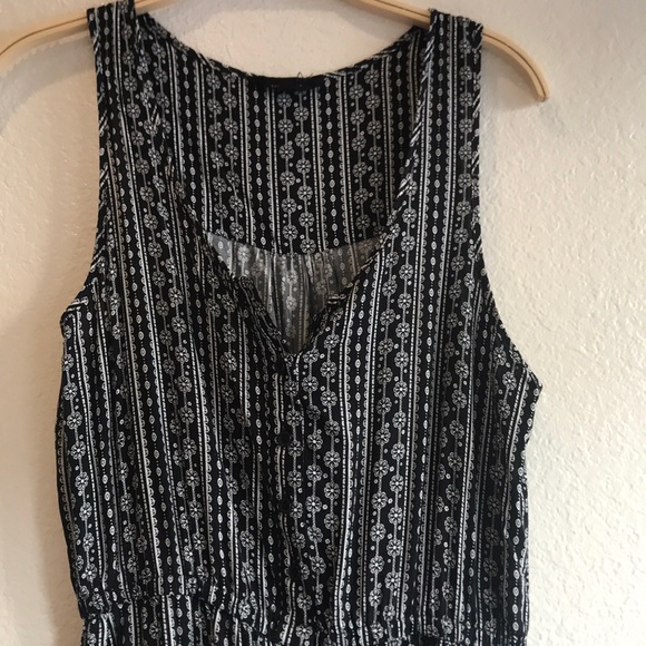 Size Medium black and white Romper - Picture 2 of 4